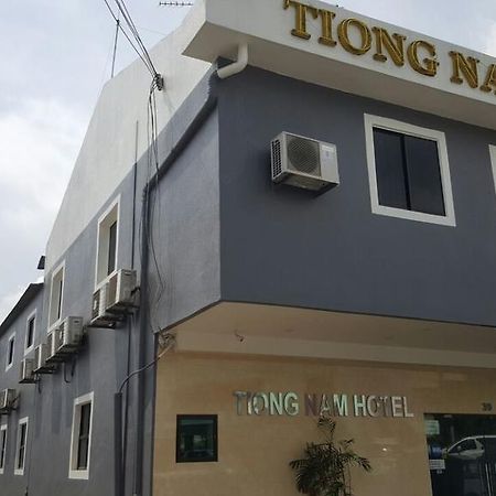 Tiong Nam Hotel Pasir Gudang Exterior foto